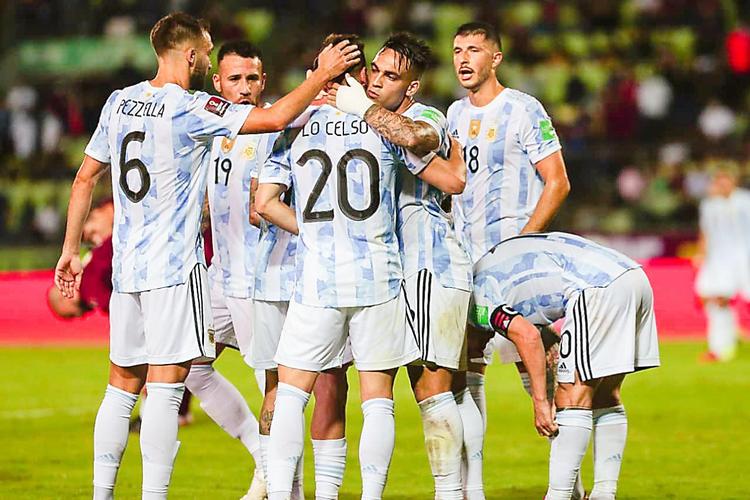阿根廷vs玻利维亚谁穿的10号
